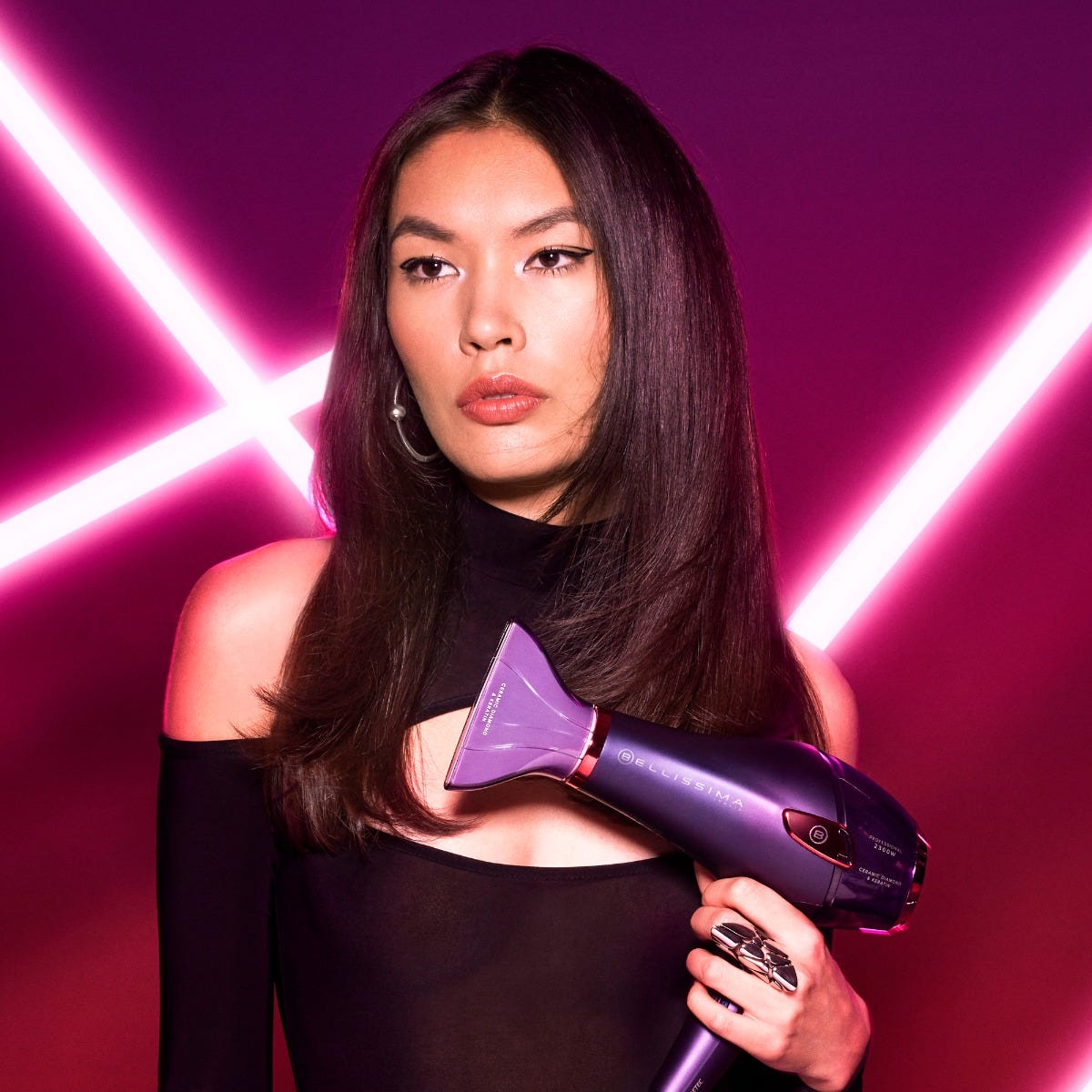 Kit de secador profesional con Ceramic Diamond & Keratin Cyber Glam® y plancha Beach Waves GT20 100 para ondas naturales o definidas.