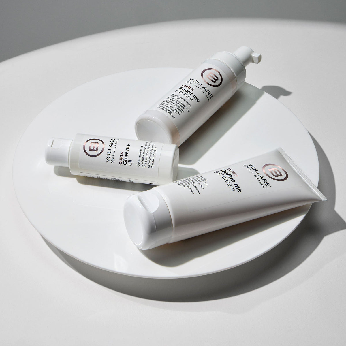 Kit de peinado completo para cabello rizado con crema-gel definidora Define Me Cream-Gel, mousse voluminizadora Boost Me Mousse y aceite iluminador Glow Me Oil